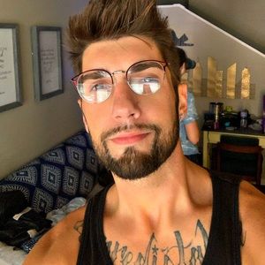 Meet your Posher, Chandler